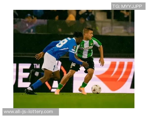 亨克0-0皇家贝蒂斯，比赛平淡，吴贤揆射门中框