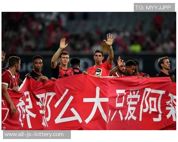 阿森纳球迷调侃黑猫行为引热议